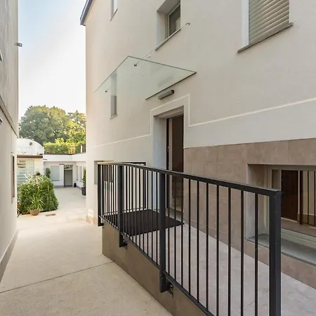 Loft A Cezanne 7 Con Parcheggio Privato Apartman
